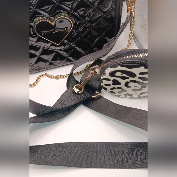 Betsey Johnson Quilted Patton Crossbody w Detachable Coin Purse - Picture 8 of 11